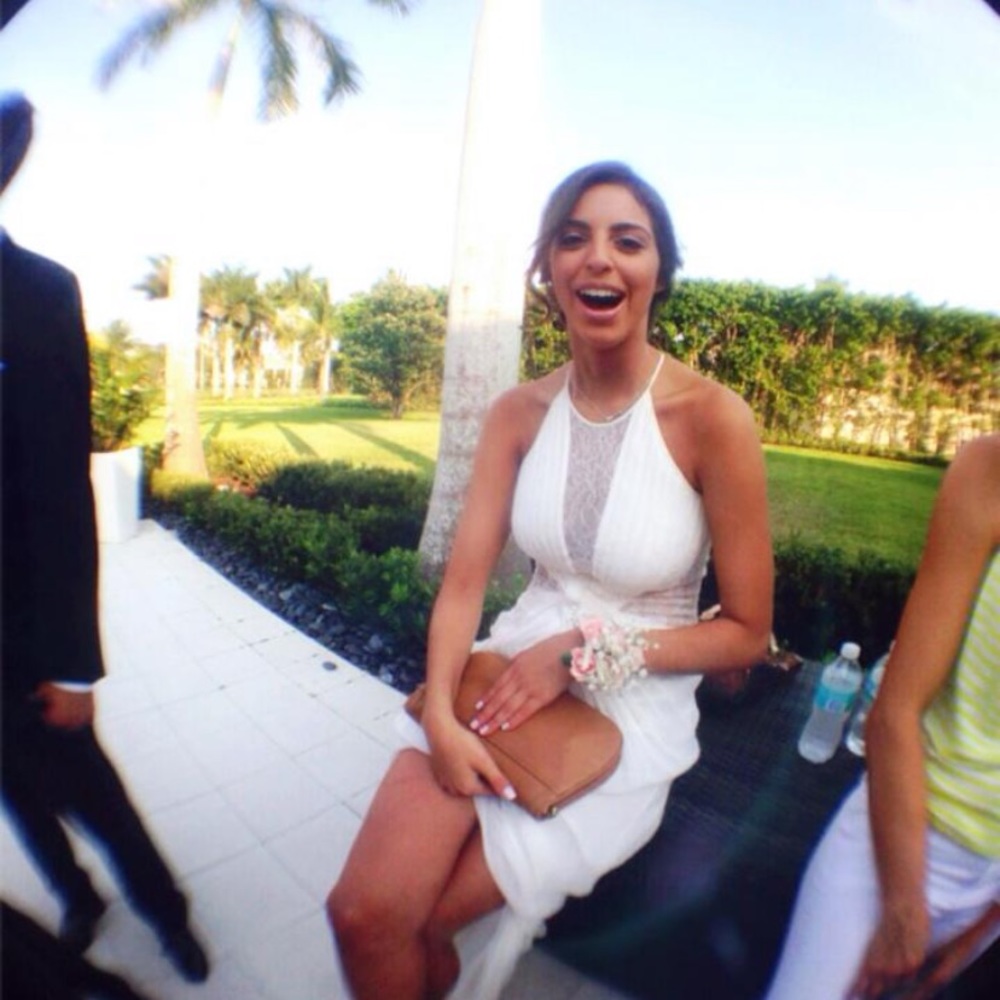 BCBG WHITE DRESS - Picture 2 of 3